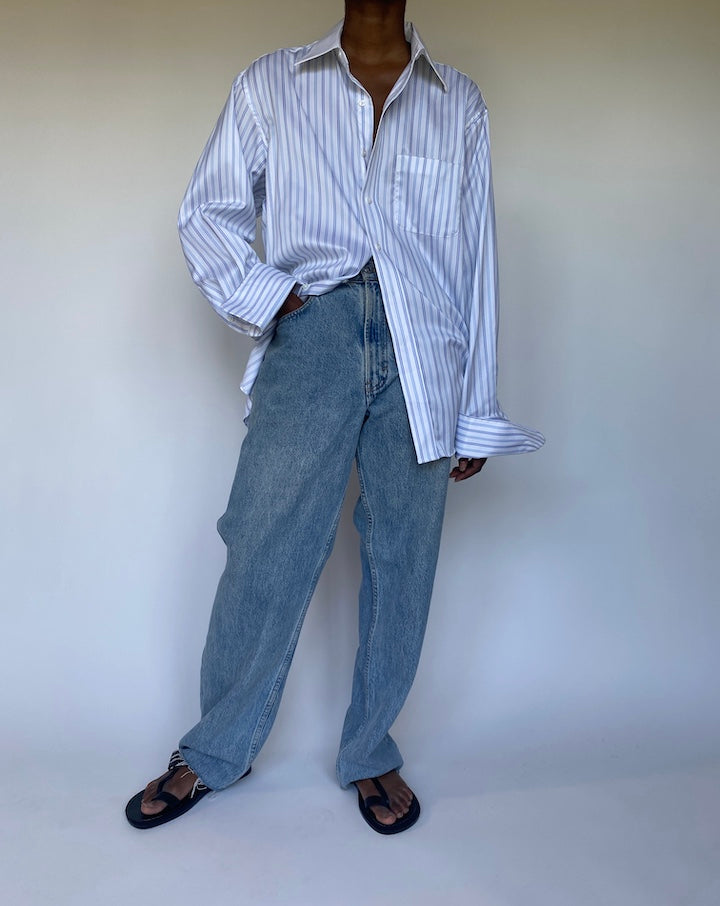 VINTAGE WHITE AND BLUE STRIPED SHIRT 3552