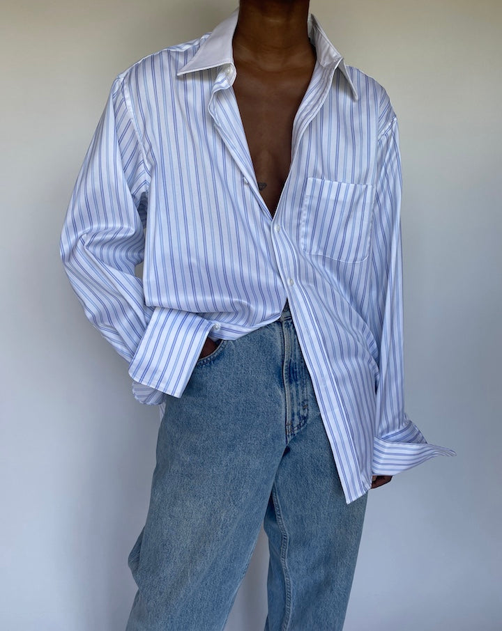 VINTAGE WHITE AND BLUE STRIPED SHIRT 3552