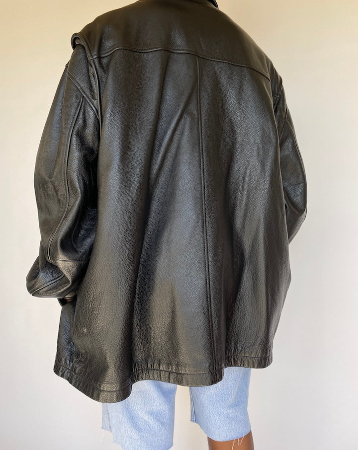 VINTAGE OVERSIZED BLACK LEATHER JACKET 1183