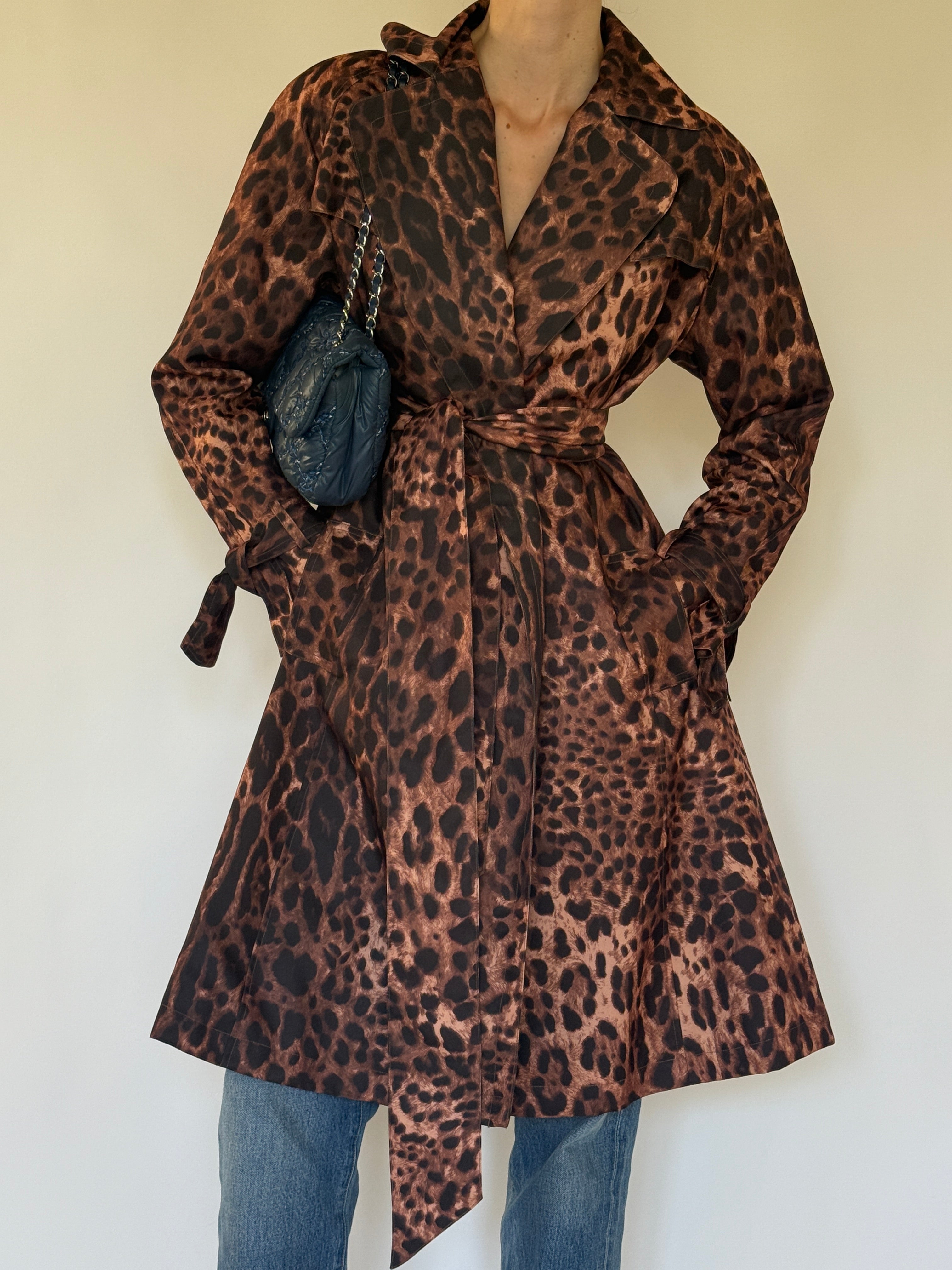 Vintage leopard print trench coat brown lapel collar detail close-up
