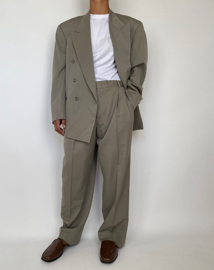 VINTAGE OVERSIZED BEIGE SUIT 1891