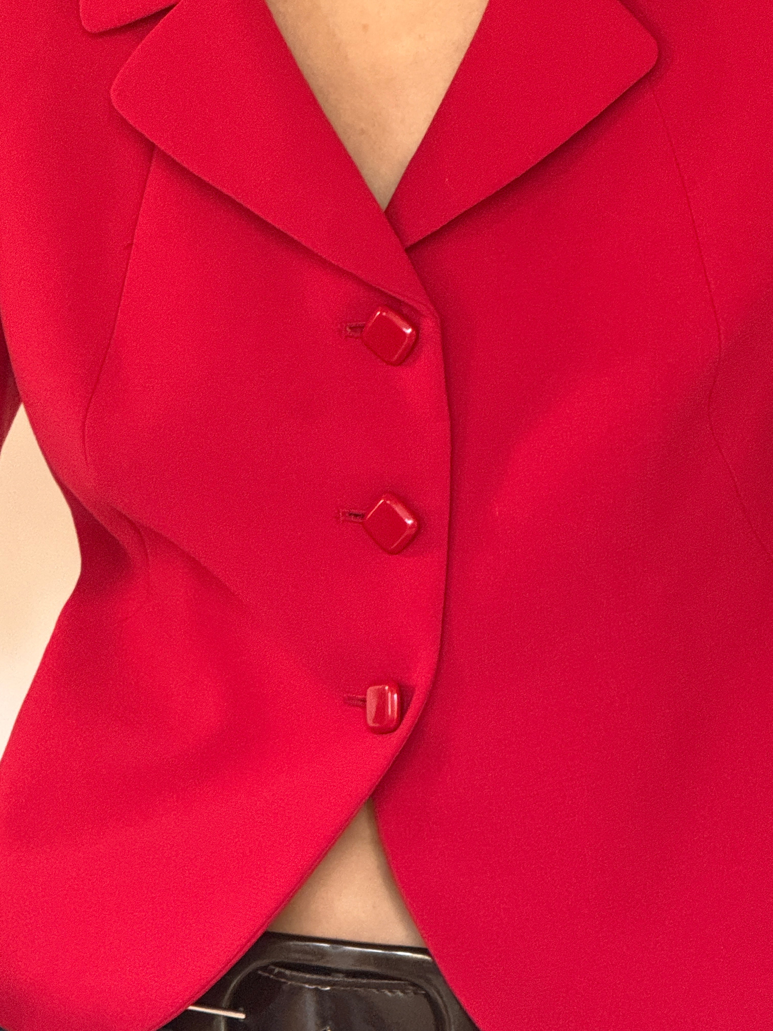 Vintage fitted red blazer detailed front view