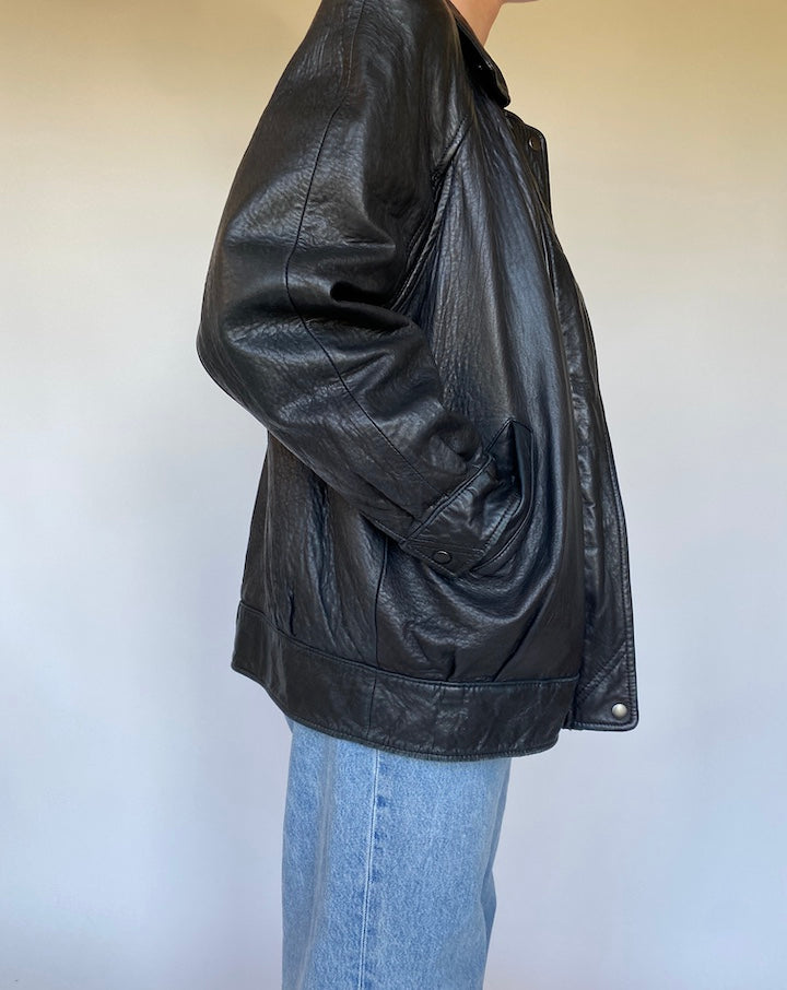 VINTAGE SLIGHTLY OVERSIZED BLACK LEATHER JACKET 3115