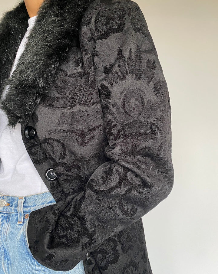 VINTAGE BLACK PATTERNED COAT WITH A FAUX FUR COLLAR 2602