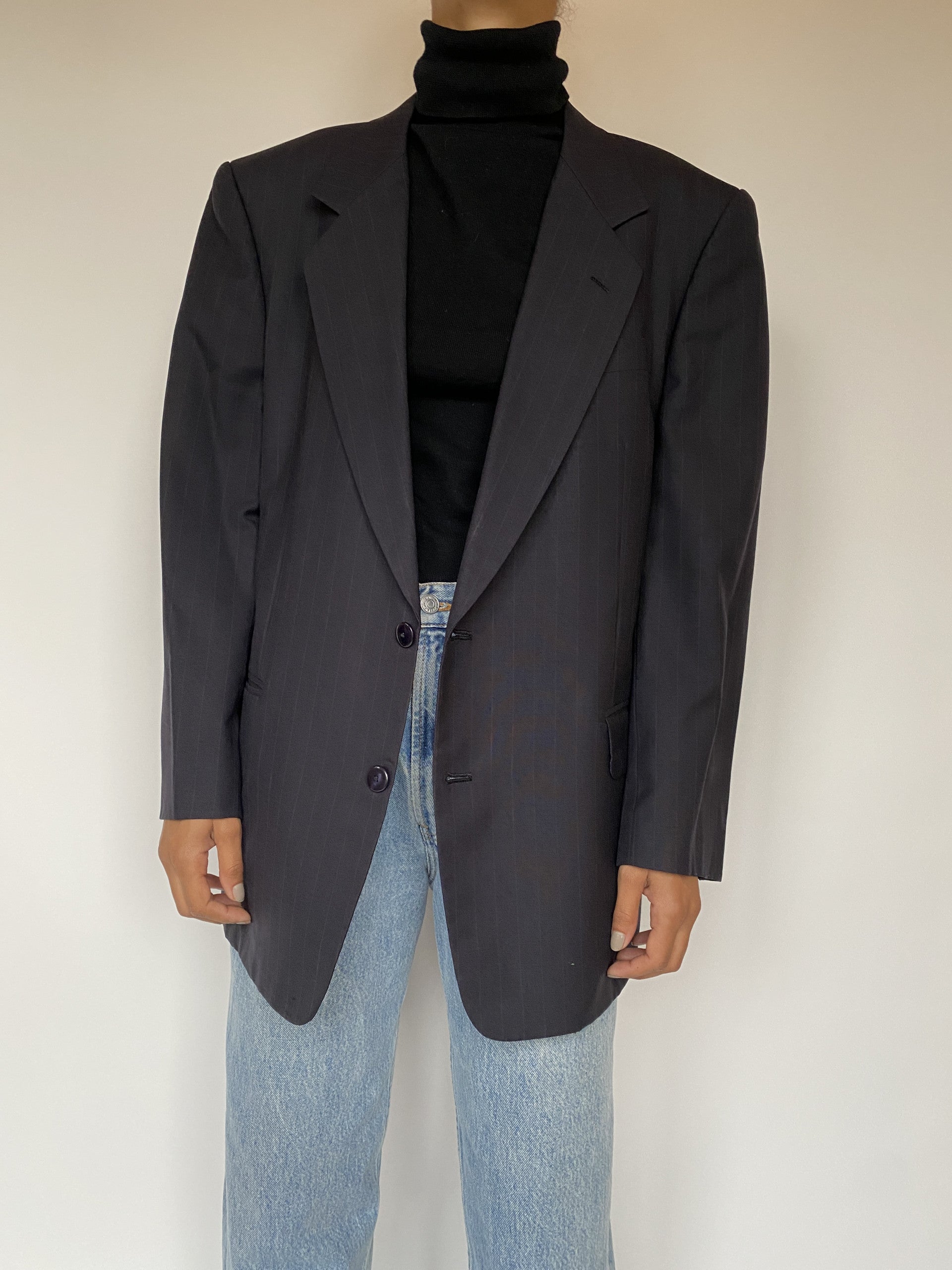 VINTAGE BLACK PINSTRIPED BLAZER 1902