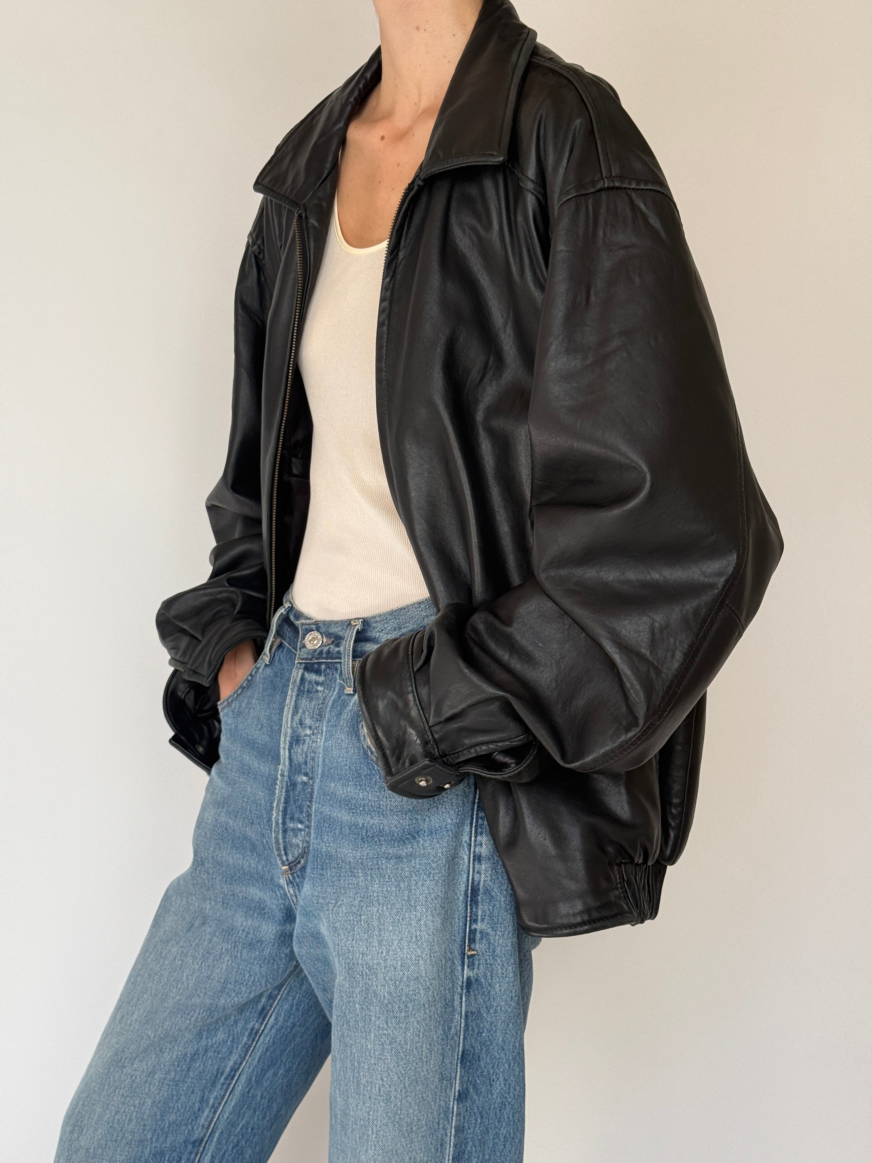 Vintage Oversized Bomber Leather Jacket Black 7046