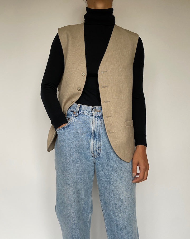 VINTAGE BEIGE SLIGHTLY OVERSIZED VEST 1908