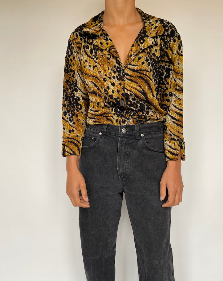 VINTAGE ANIMAL PRINTED BUTTON DOWN BLOUSE 1918