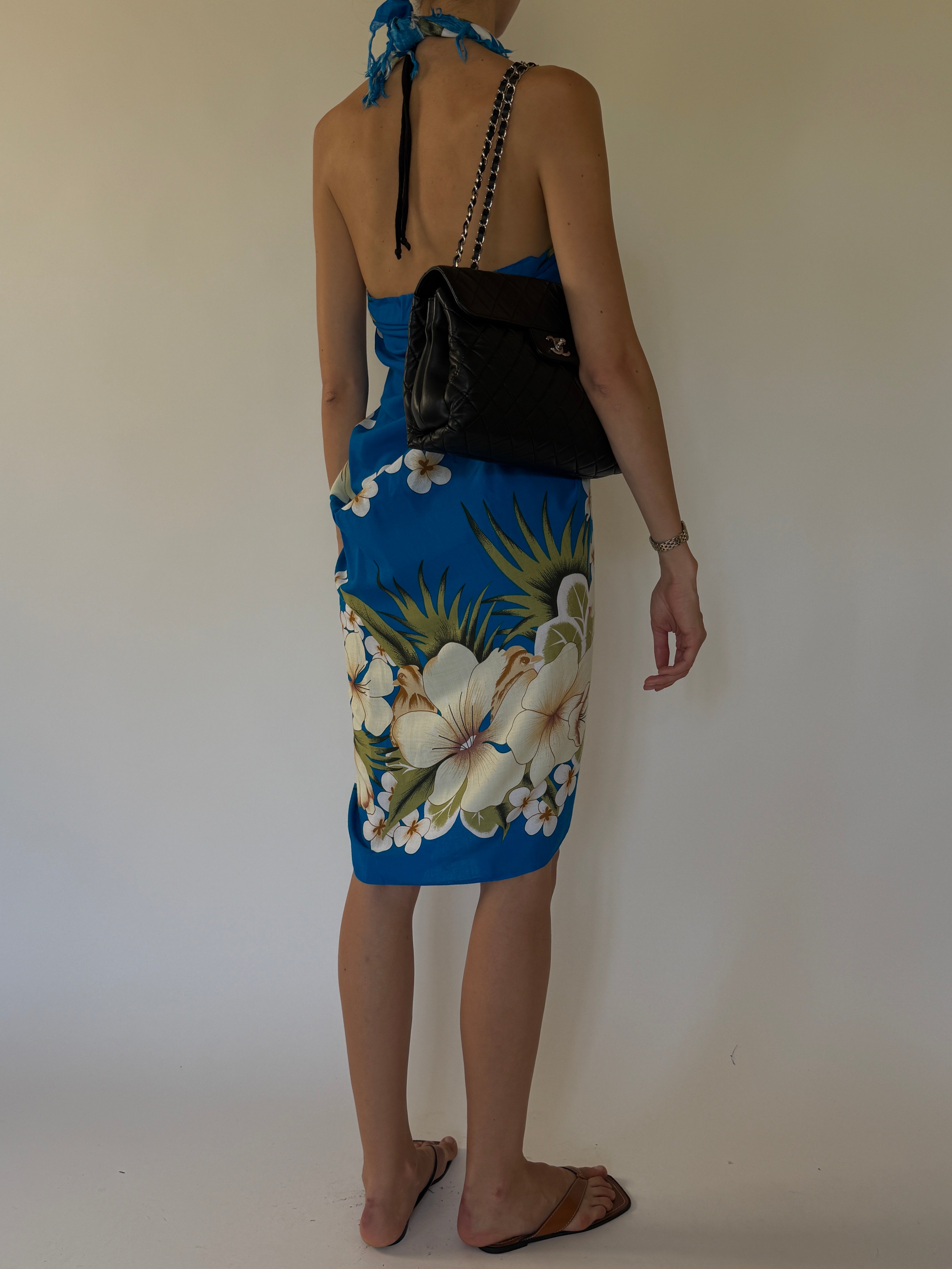 Vintage tropical blue floral beach pareo back view