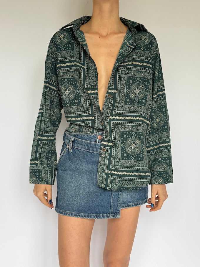 Vintage bandana-inspired paisley print blouse green 5902