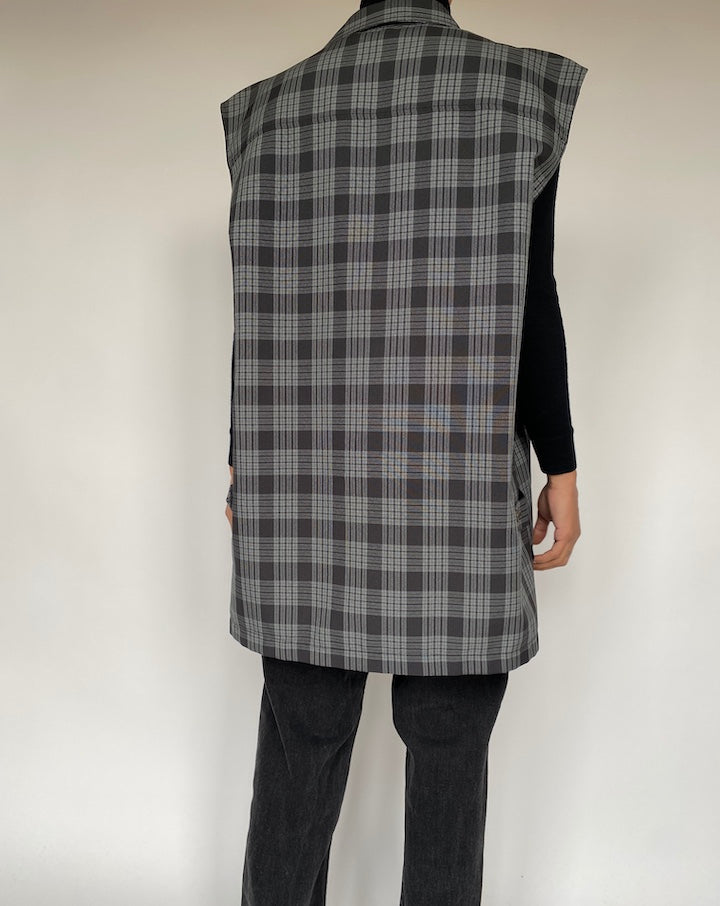 VINTAGE OVERSIZED CHECKED VEST 1956
