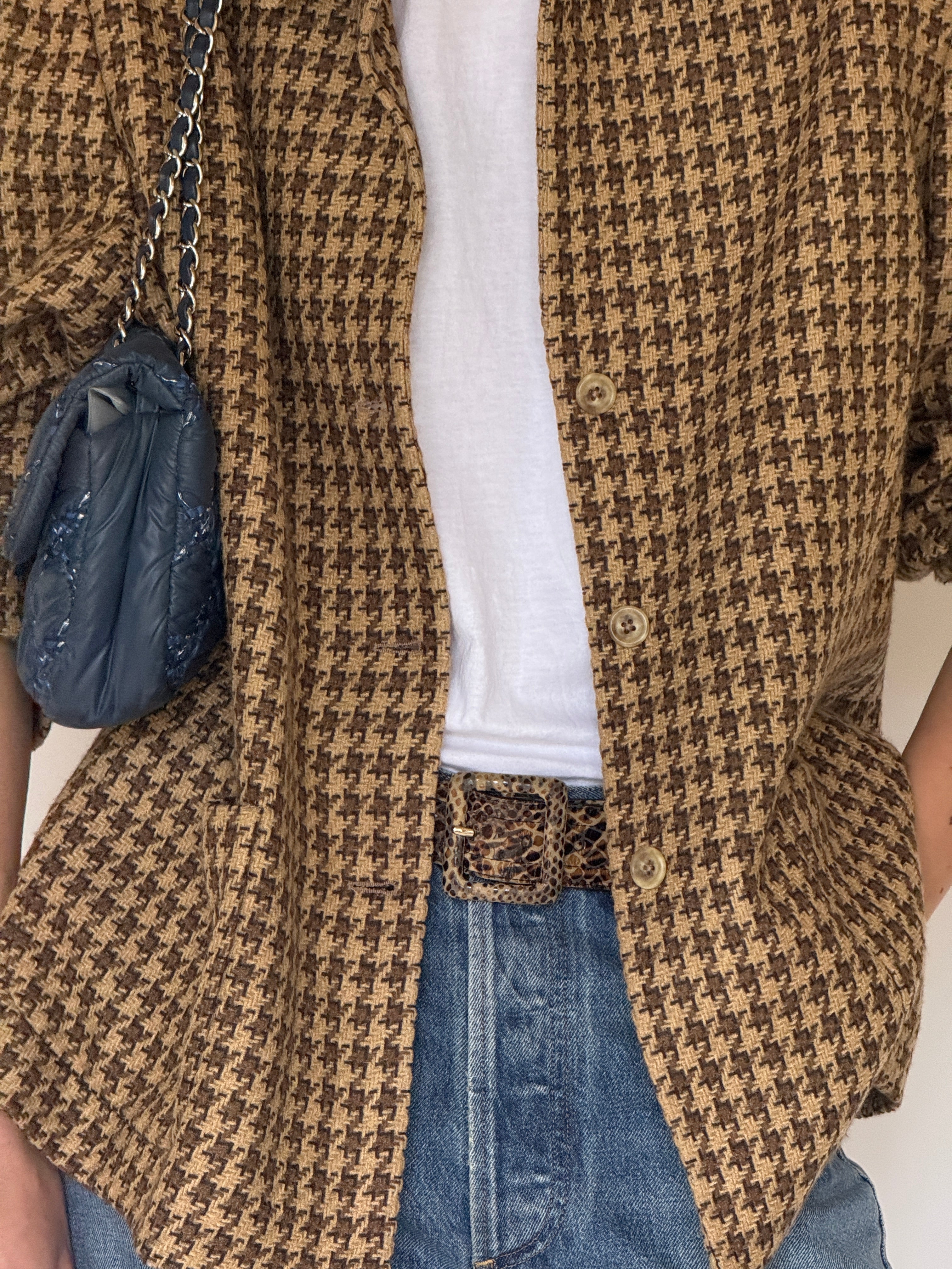 Vintage brown houndstooth wool blend blazer close-up of front buttons
