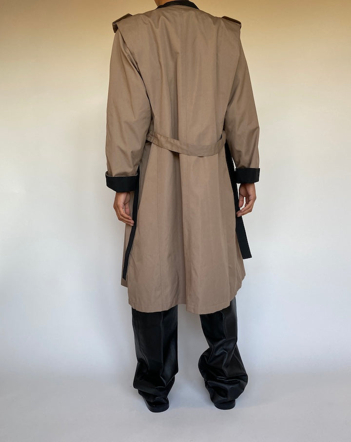 VINTAGE OVERSIZED BEIGE TRENCH 2656