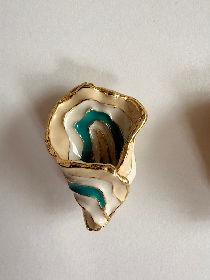 Vintage Shell Cream & Teal Enamel Clip-On earrings