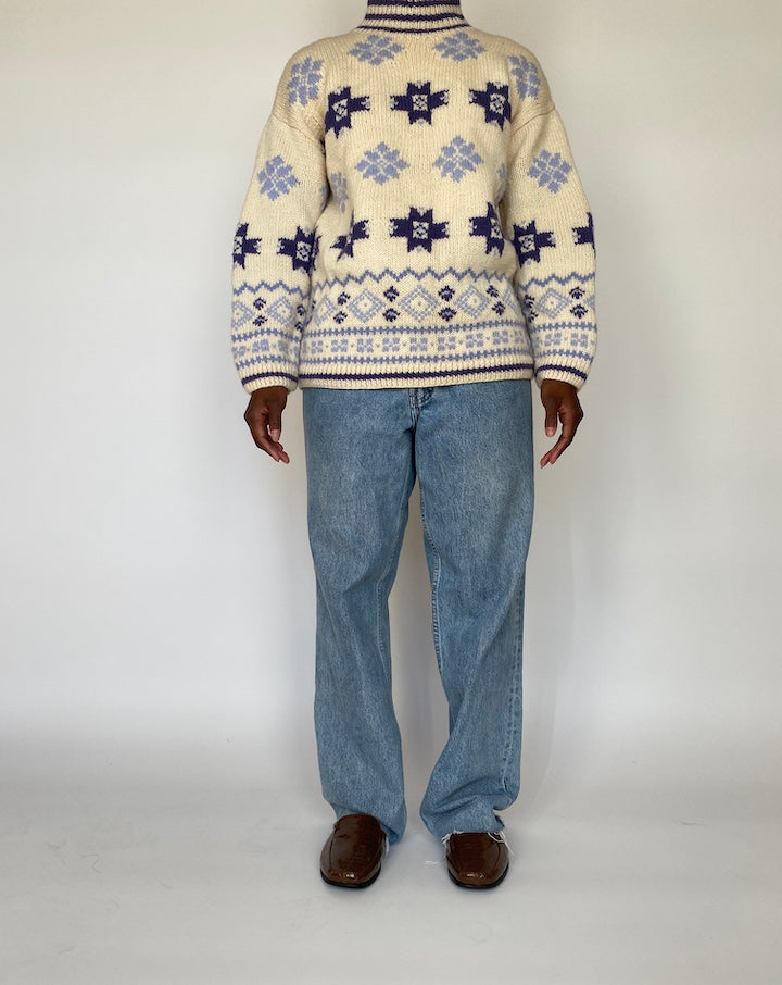 VINTAGE OFF WHITE SWEATER WITH SNOW FLAKES 1984