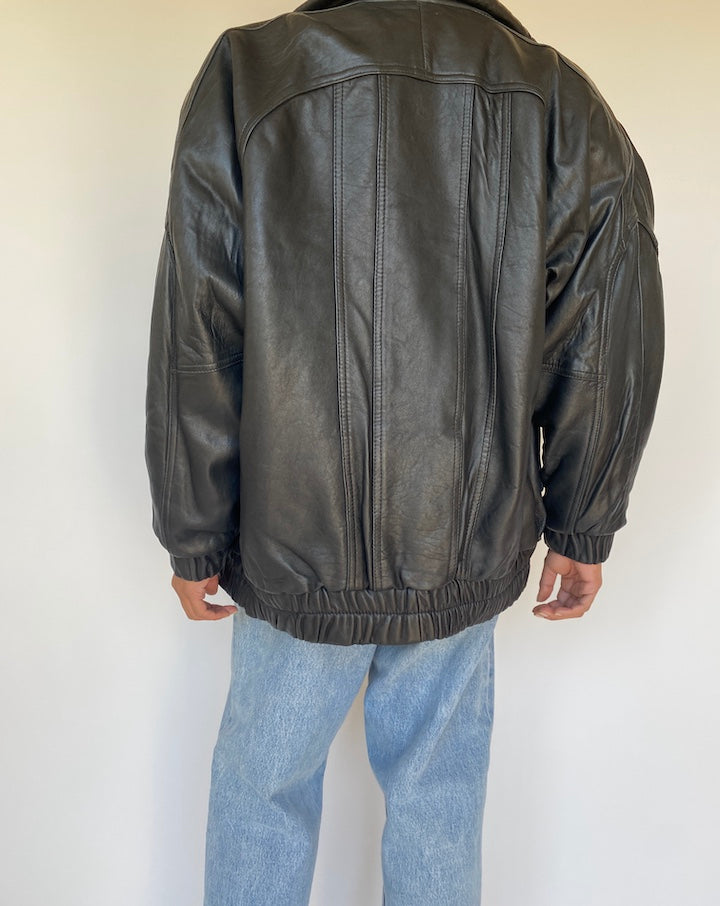 VINTAGE BLACK LEATHER JACKET 3190