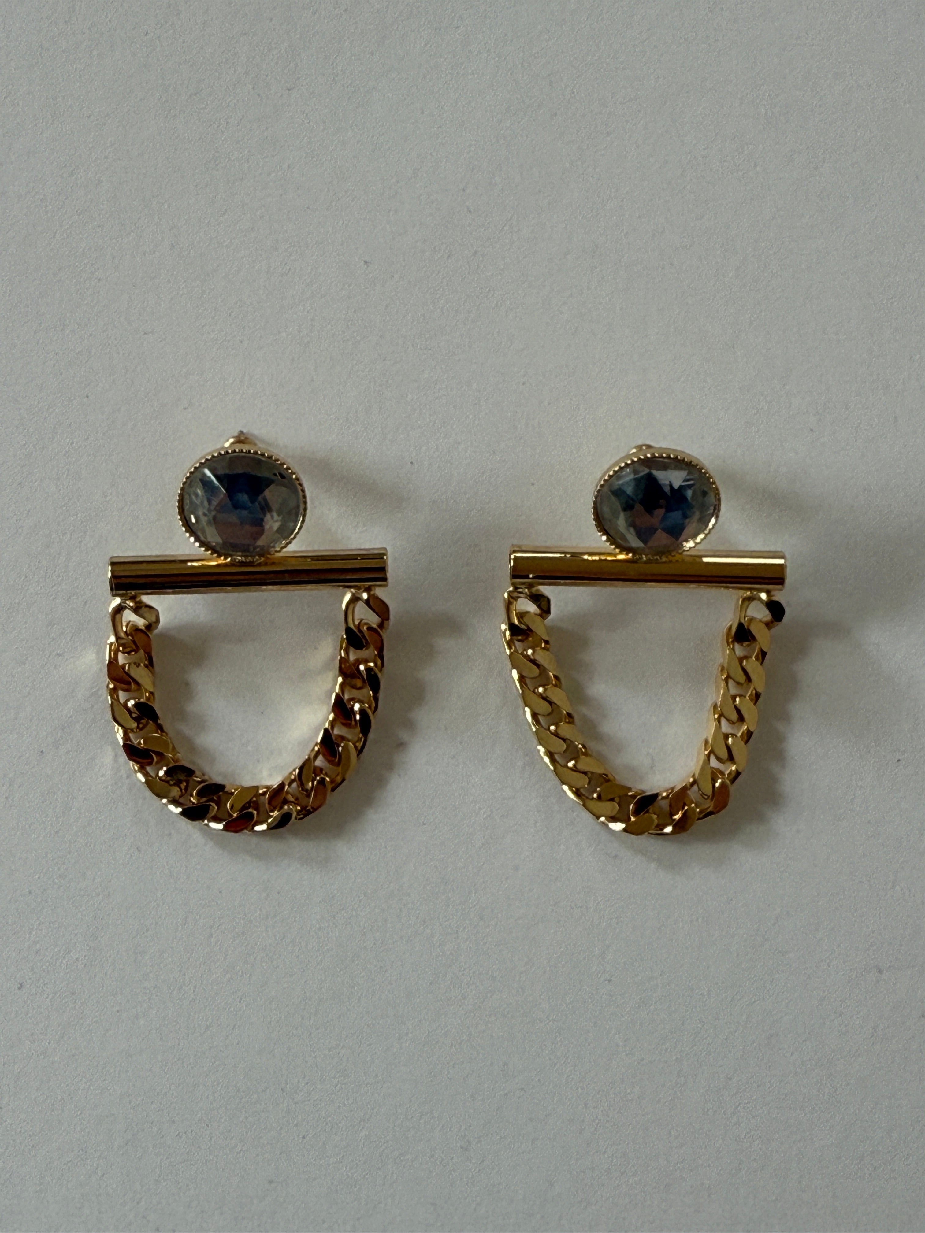 Vintage gold tone chain link earrings front view