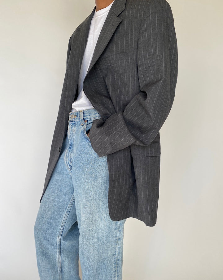 VINTAGE DARK GREY PINSTRIPED BLAZER 4141
