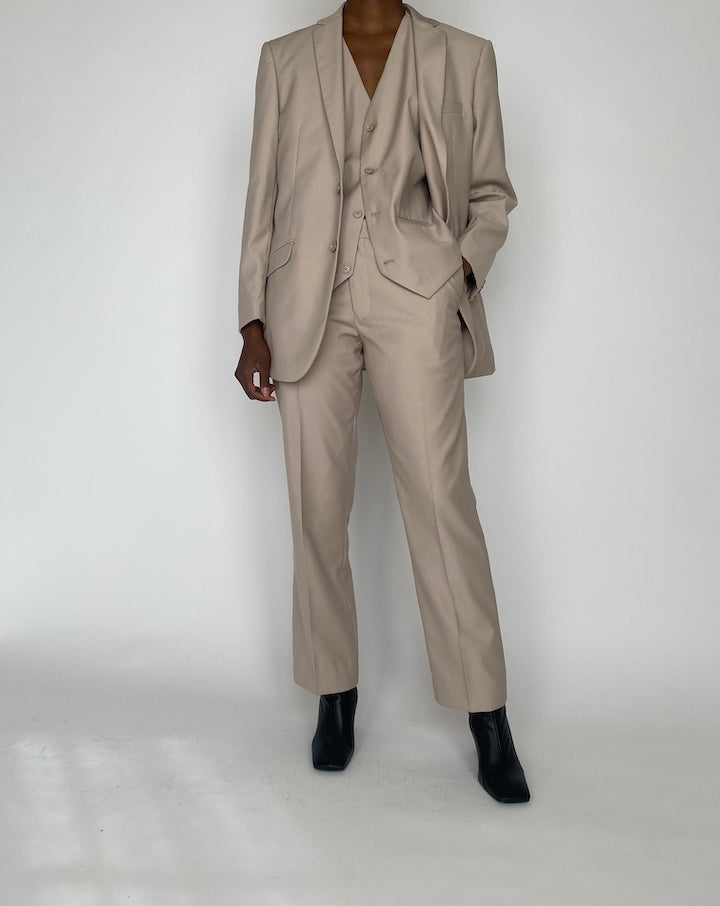 VINTAGE 3 PIECE BEIGE SUIT 4156