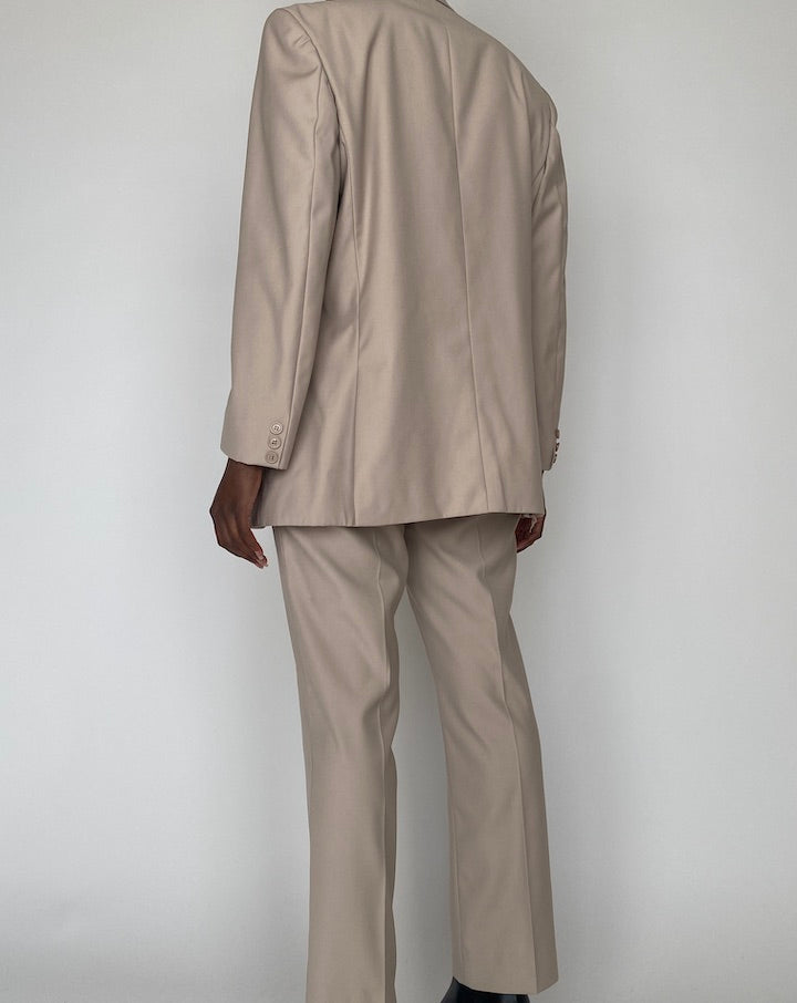 VINTAGE 3 PIECE BEIGE SUIT 4156