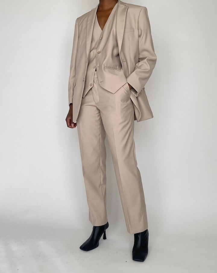 VINTAGE 3 PIECE BEIGE SUIT 4156