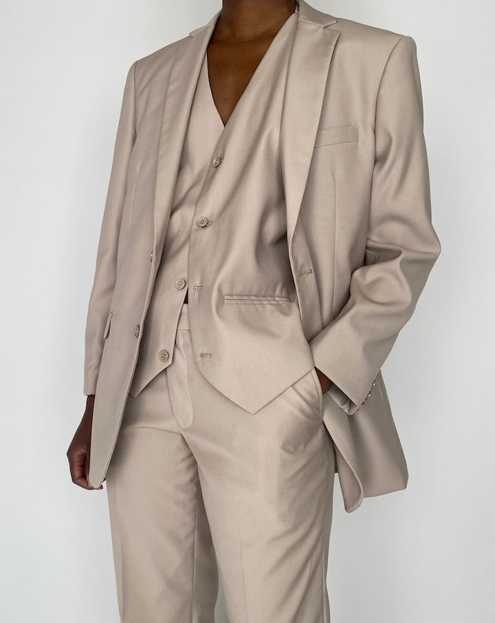 VINTAGE 3 PIECE BEIGE SUIT 4156