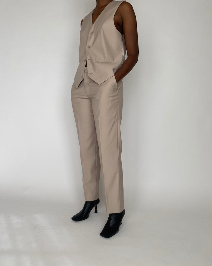 VINTAGE 3 PIECE BEIGE SUIT 4156