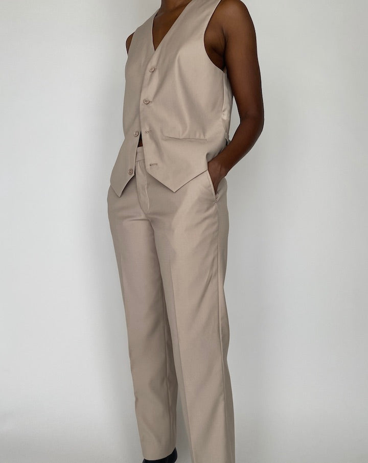 VINTAGE 3 PIECE BEIGE SUIT 4156