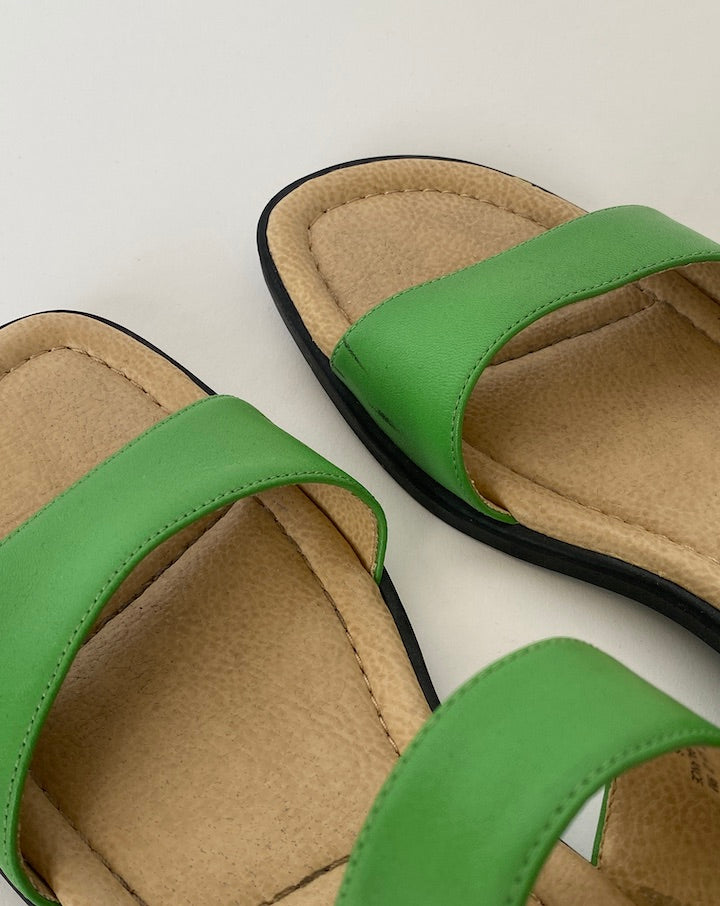 VINTAGE GREEN SANDALS 4158