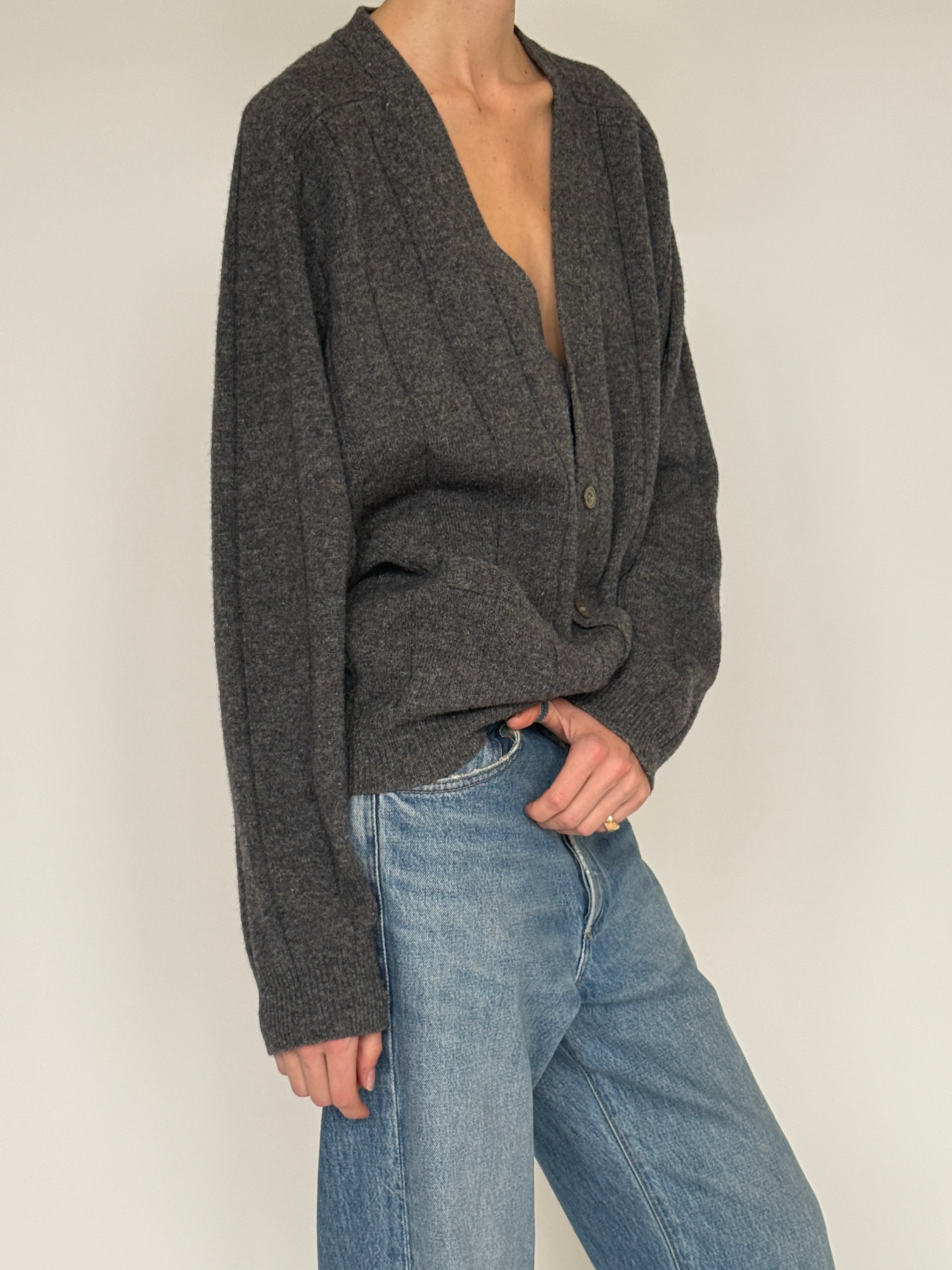 Vintage wool cardigan gray ribbed cuff detail