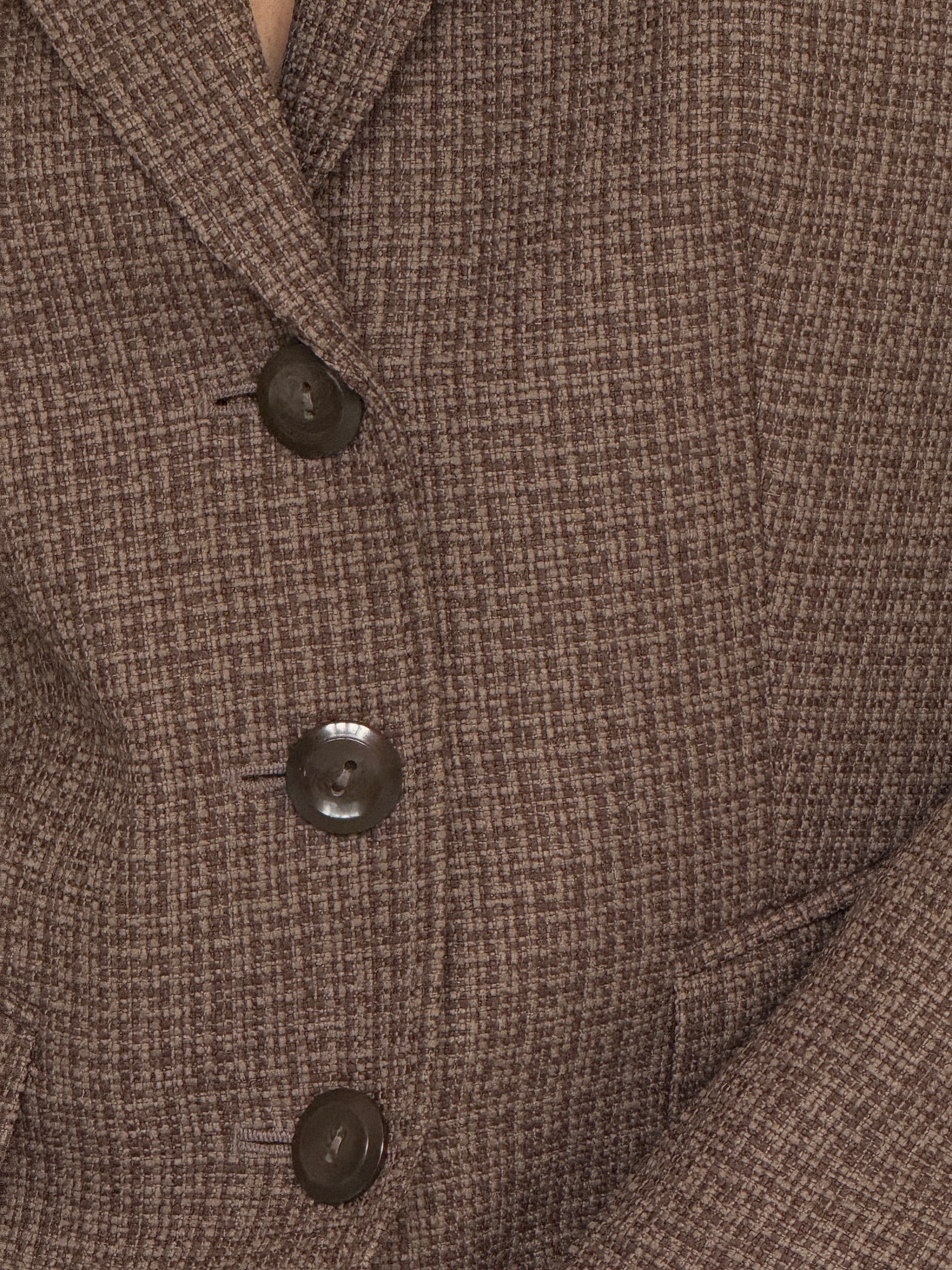Vintage brown blazer three-button closure detail
