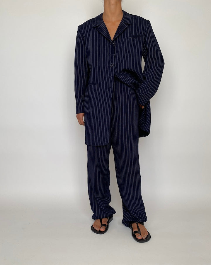VINTAGE OVERSIZED NAVY PINSTRIPED SUIT 2074