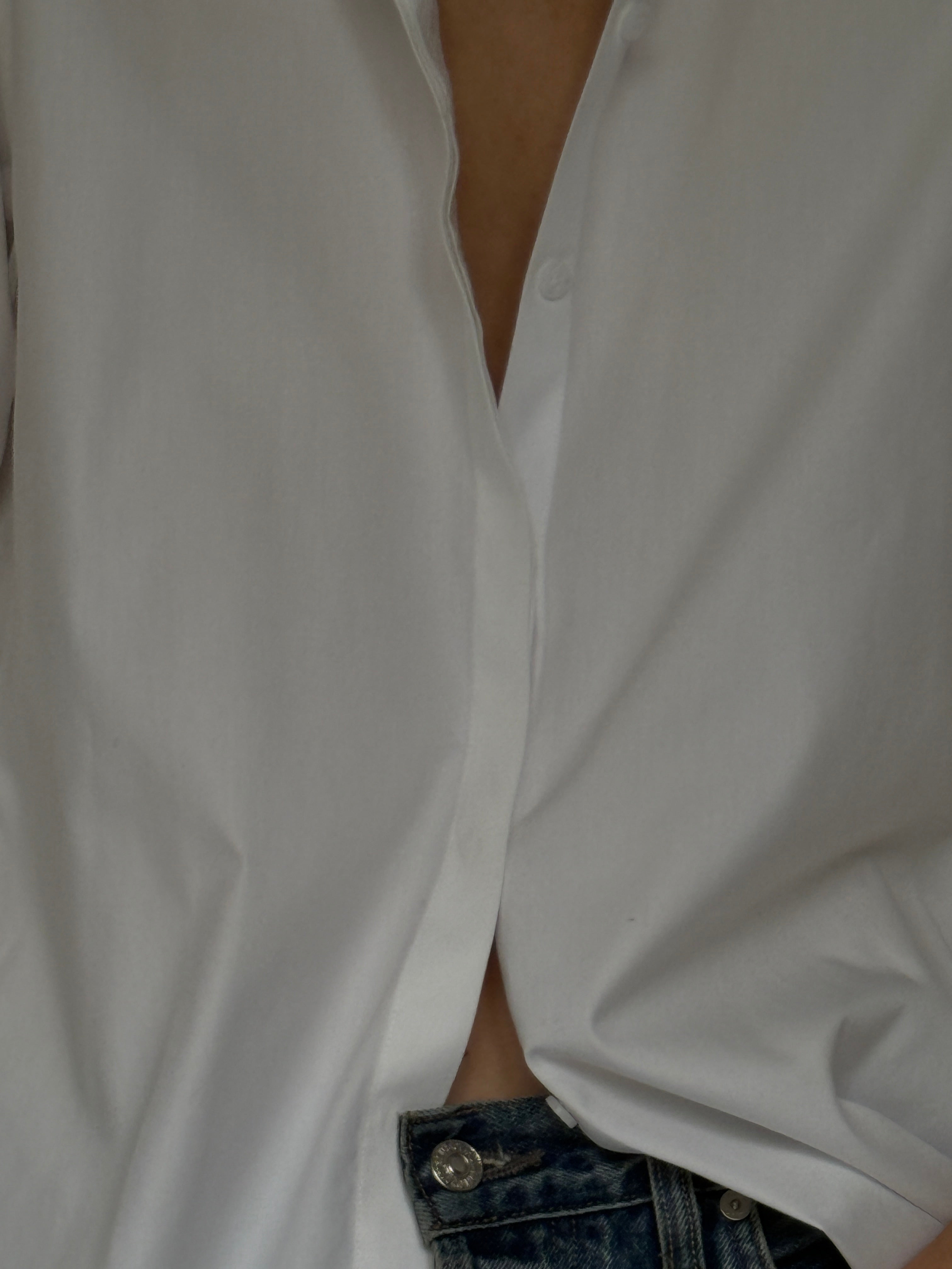 Vintage Crisp White Button-Up Shirt 7078