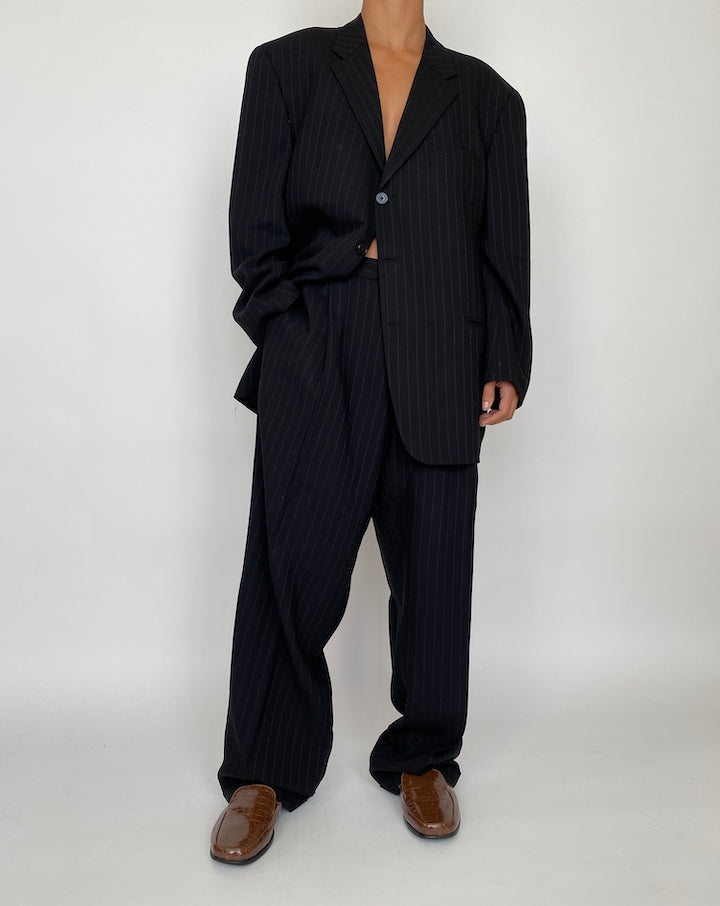 VINTAGE OVERSIZED PINSTRIPED SUIT 2072