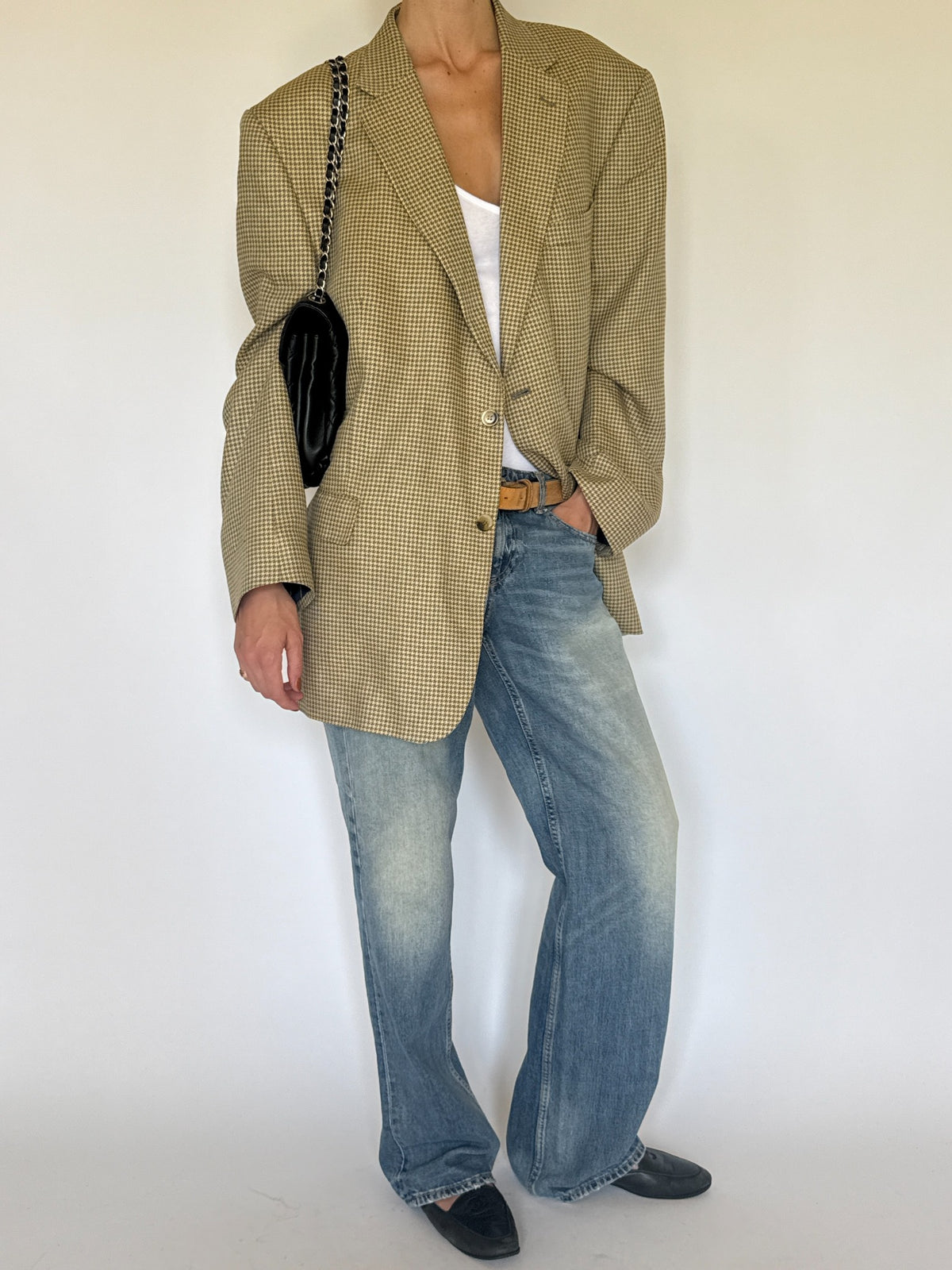 Vintage houndstooth silk blazer tan button and pocket detail