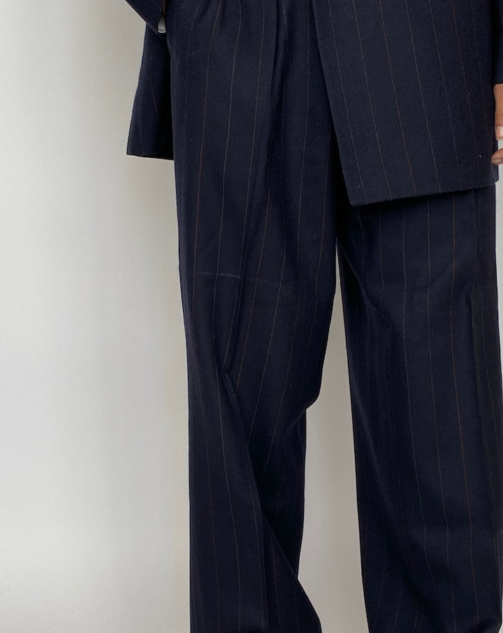 VINTAGE OVERSIZED NAVY PINSTRIPED SUIT 2076