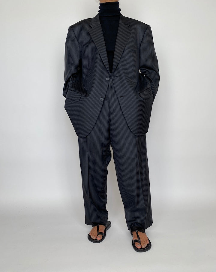 VINTAGE PINSTRIPED SUIT 2078