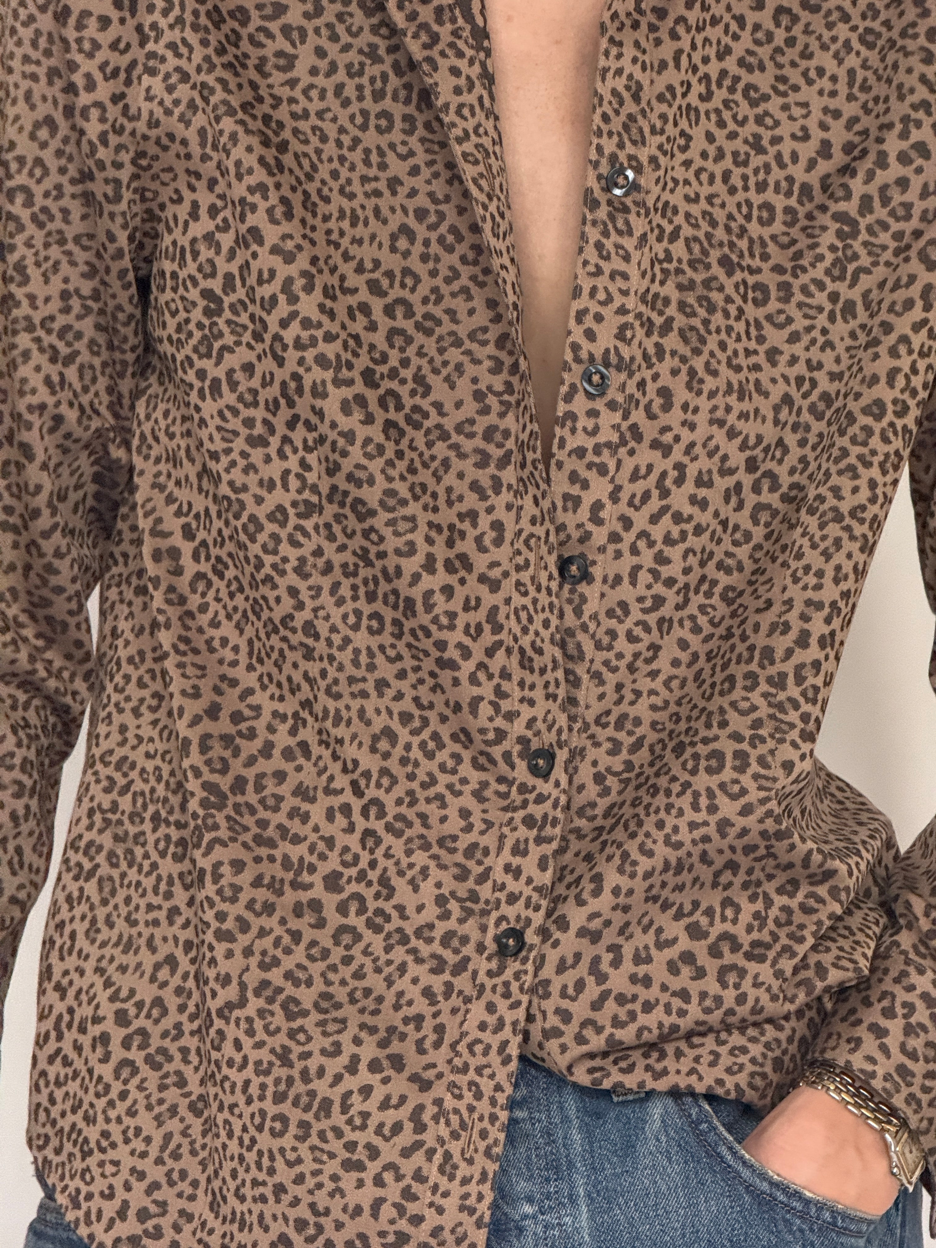 Vintage leopard print shirt button detail