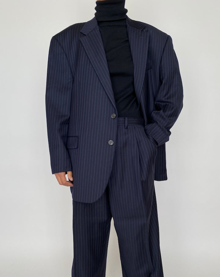 VINTAGE OVERSIZED PINSTRIPED NAVY RALPH LAUREN SUIT 2082