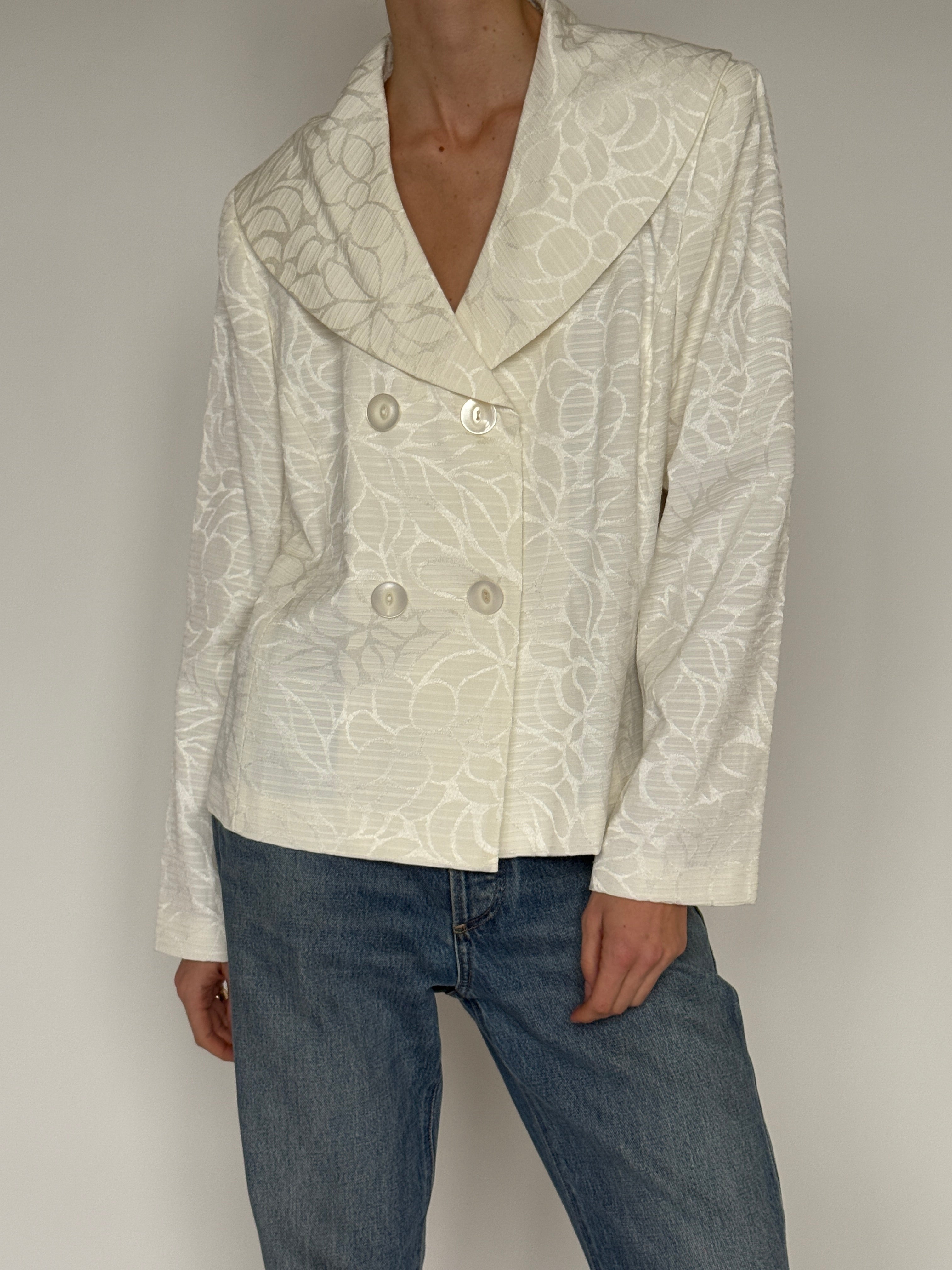 Vintage ivory floral jacquard blazer button detail