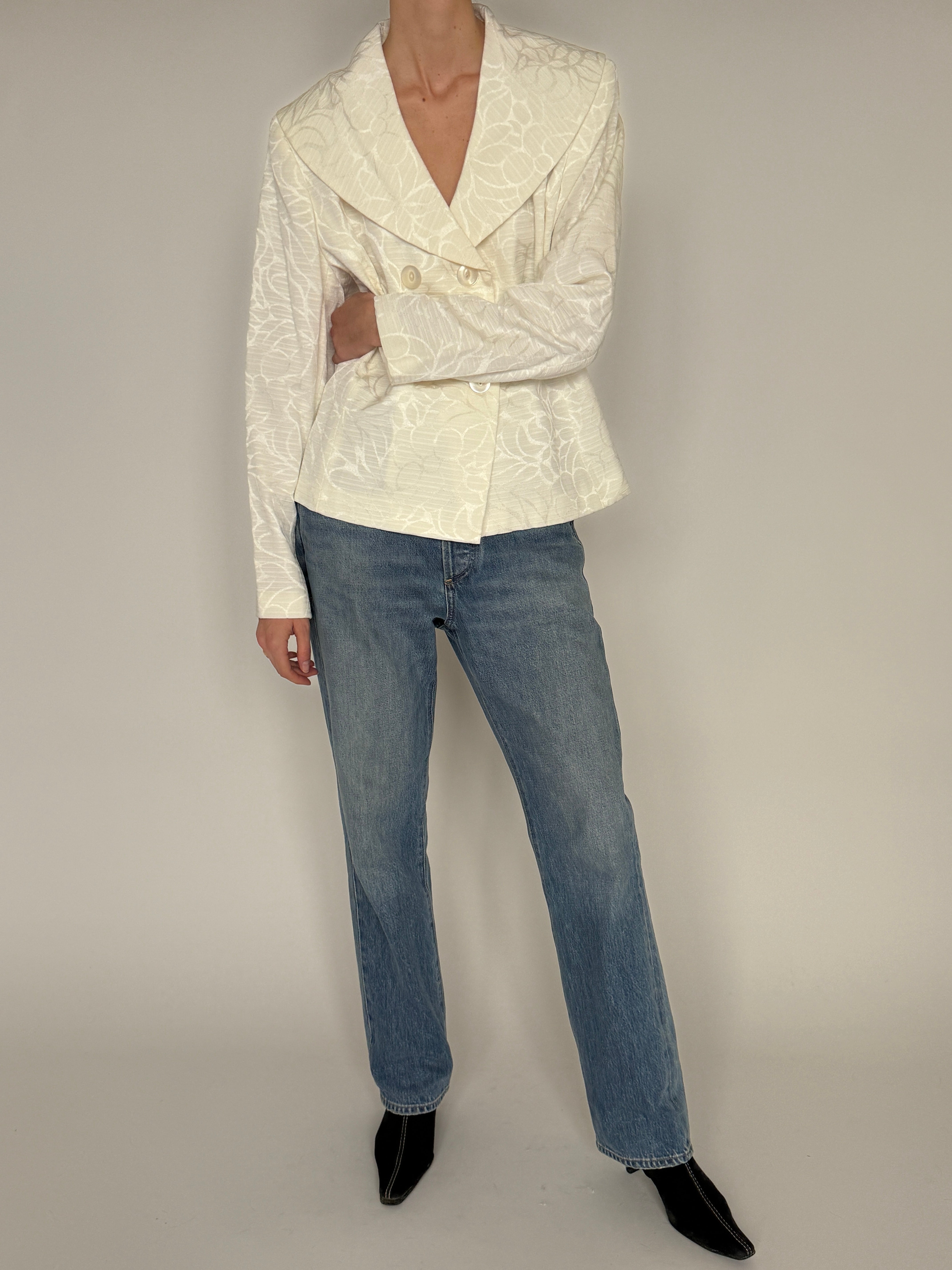 Vintage ivory floral jacquard blazer lapel detail