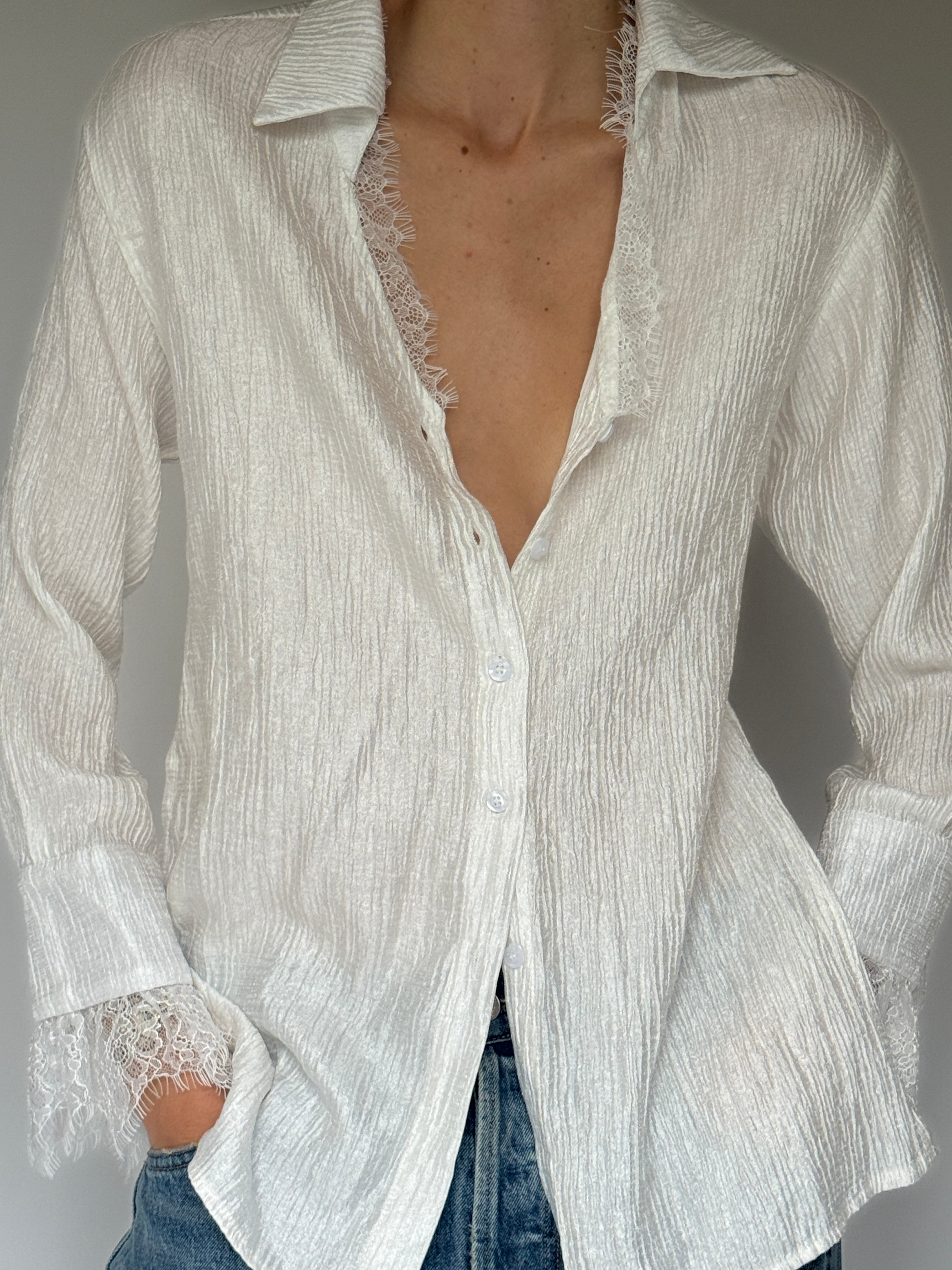 Vintage White Crinkled Lace-Trim Blouse 7086