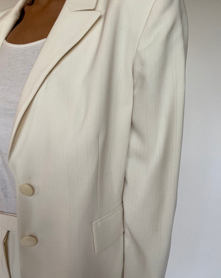 VINTAGE OFF-WHITE WITH A SILVER PINSTRIPE SUIT 2690