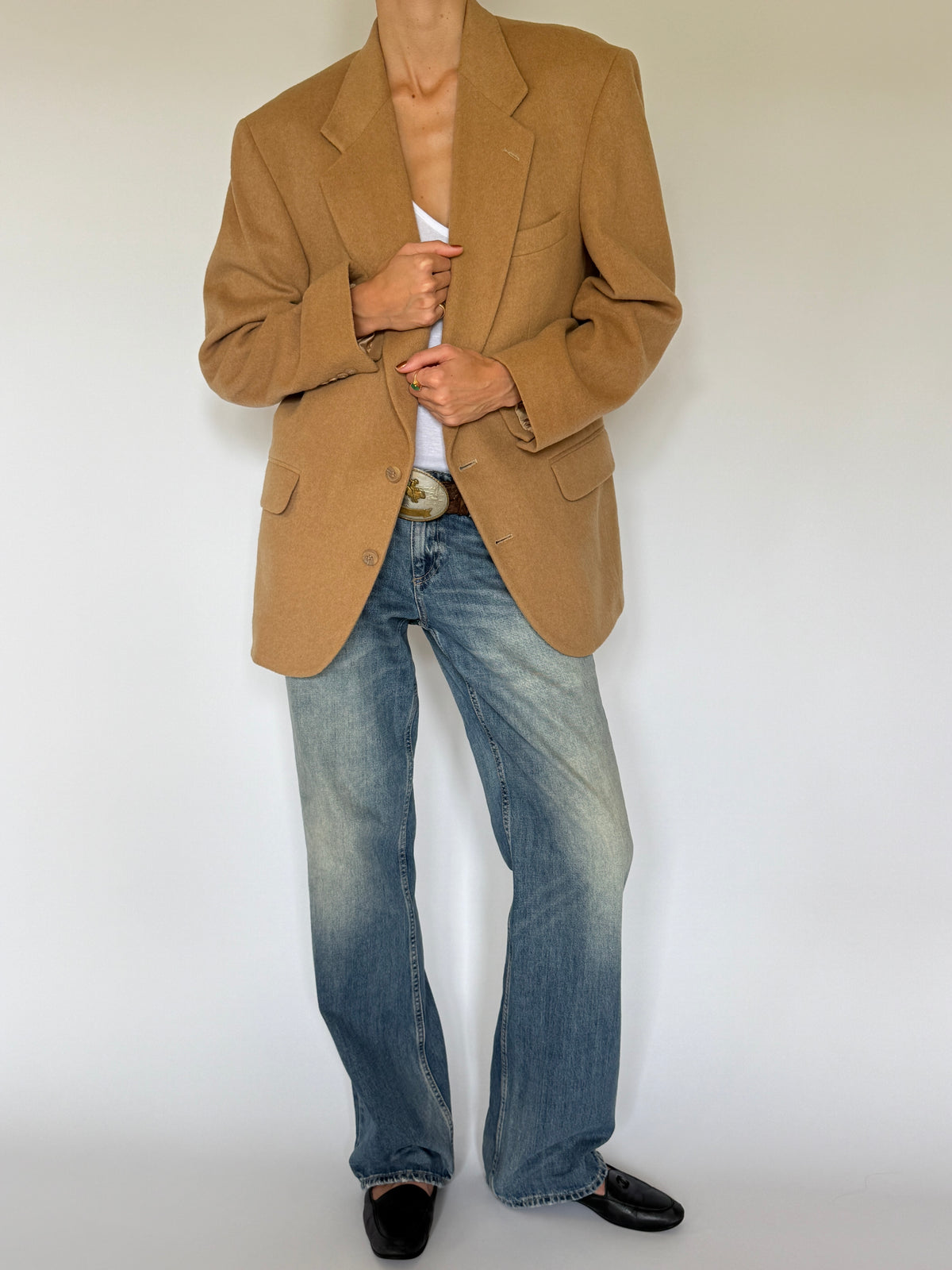 Vintage oversized camel wool blazer front view