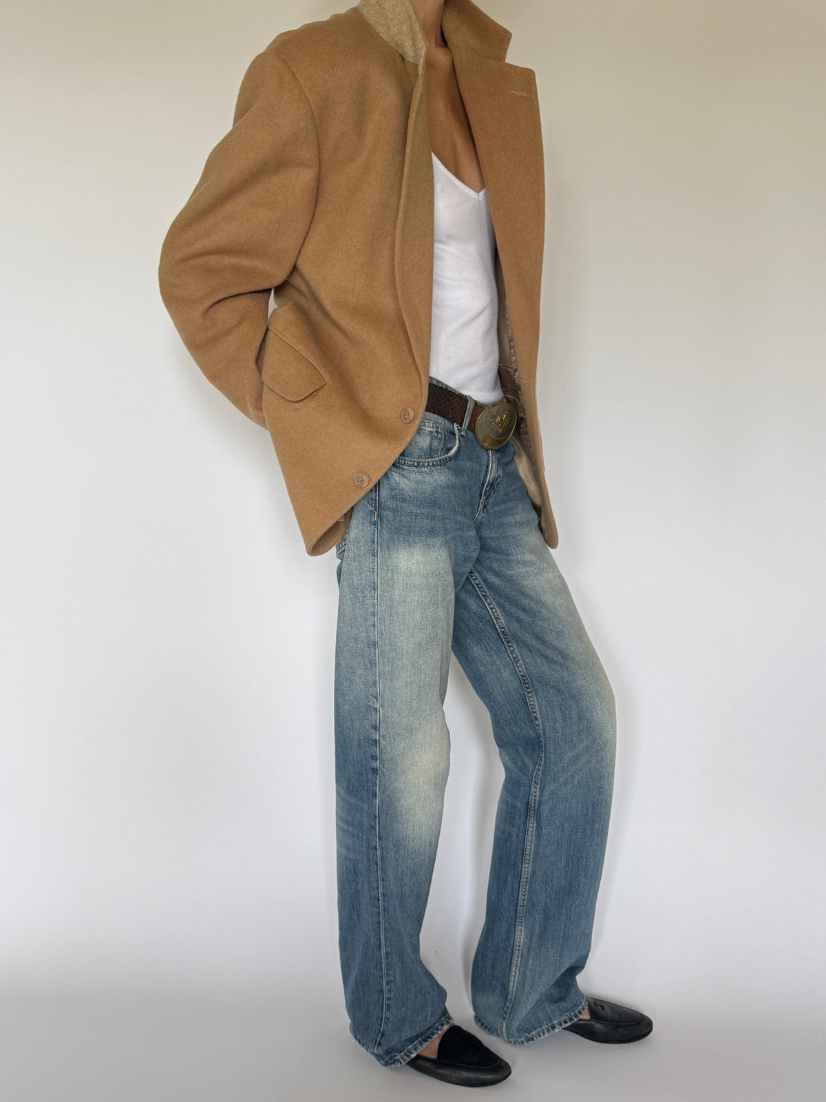 Vintage oversized camel wool blazer side view