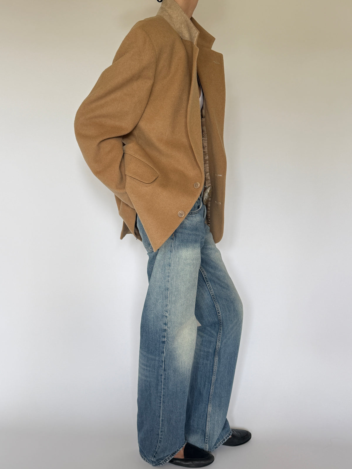 Vintage oversized camel wool blazer side view