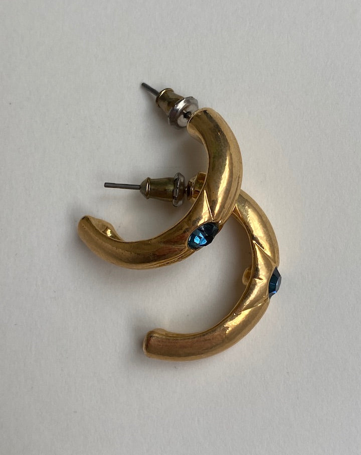 VINTAGE HALF HOOP WITH BLUE RHINESTONE