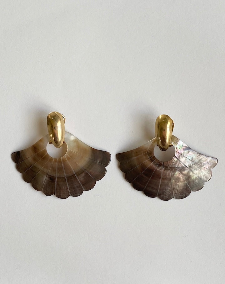 VINTAGE SHELL EARRINGS