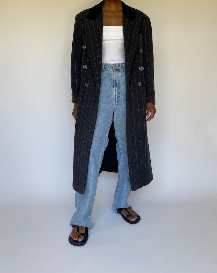 VINTAGE DARK GREY STRIPED LONG COAT WITH A VELVET COLLAR 3683