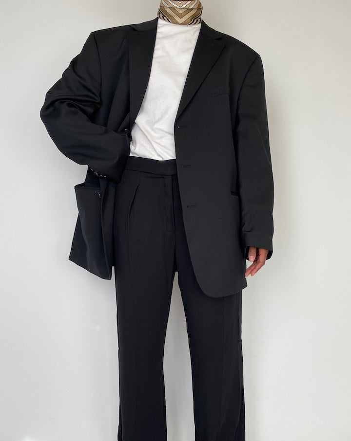 VINTAGE BLACK WOOL BLAZER 2100